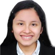 Profesora de inglés que imparte clases de matemáticas a estudiantes de colegio y preuniversitarios
